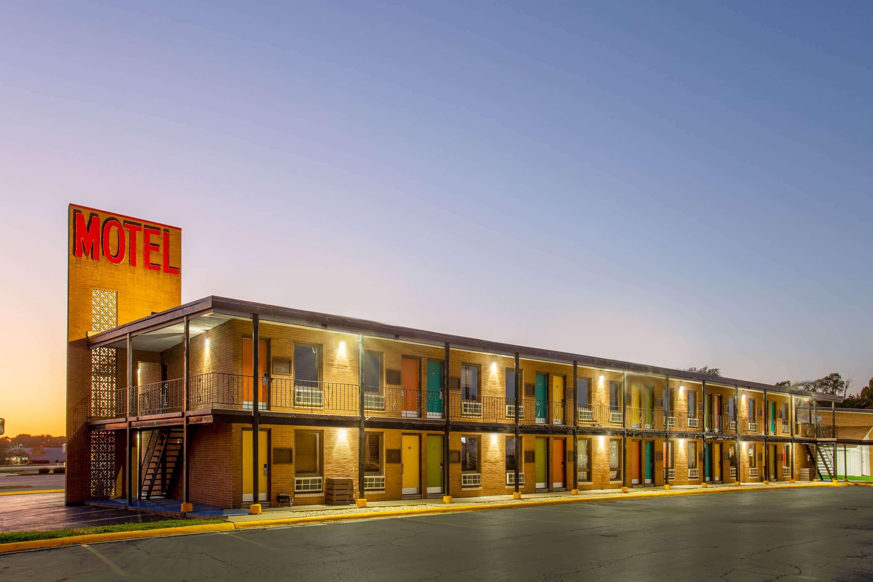 Starved Rock Motor Inn Travelodge By Wyndham Streator Dış mekan fotoğraf